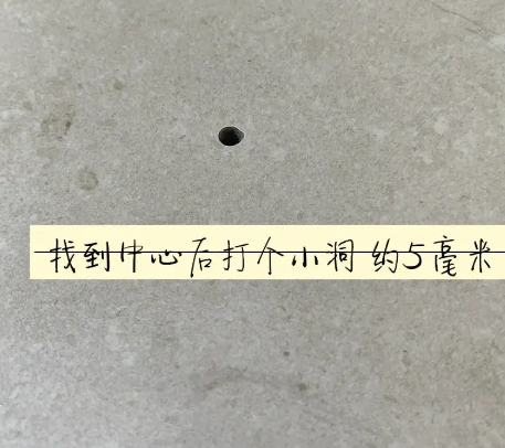 霍尔果斯瓷砖空鼓维修公司专业解答在瓷砖铺贴过程中，如果砂料搅拌不均匀，将会带来以下问题